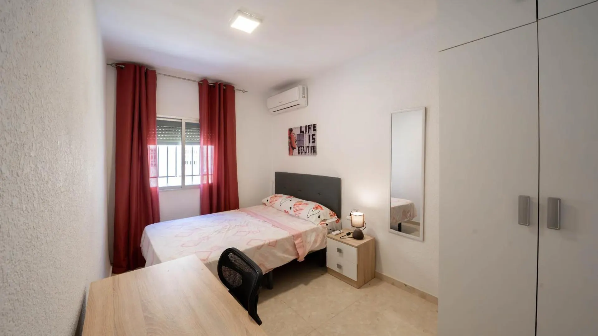 Amplio Apartamento Cerca De La Playa By Almeria2Stay Apartment