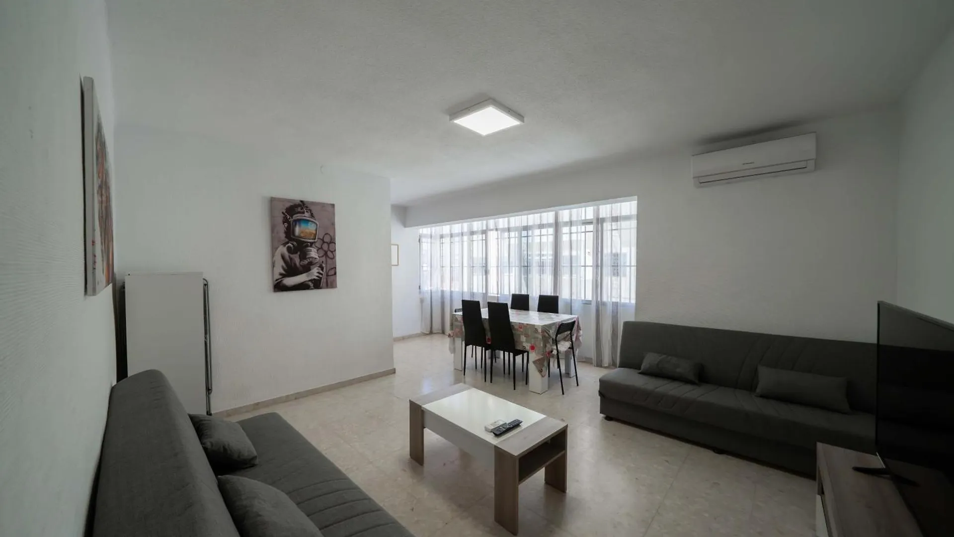Amplio Apartamento Cerca De La Playa By Almeria2Stay
